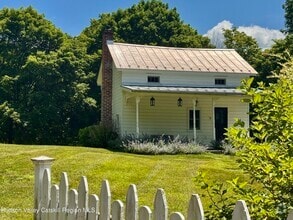 Building Photo - 64 E Pond Lilly Rd