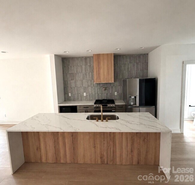 Foto del edificio - 212 S Smallwood Pl