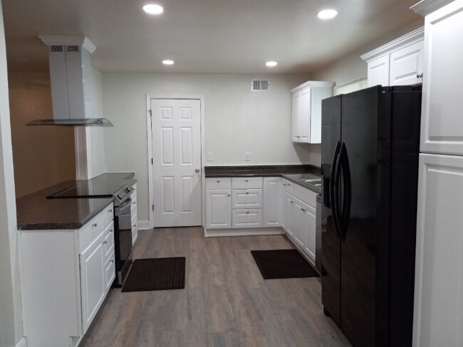 Foto del edificio - 3220 Winding Wood Pl