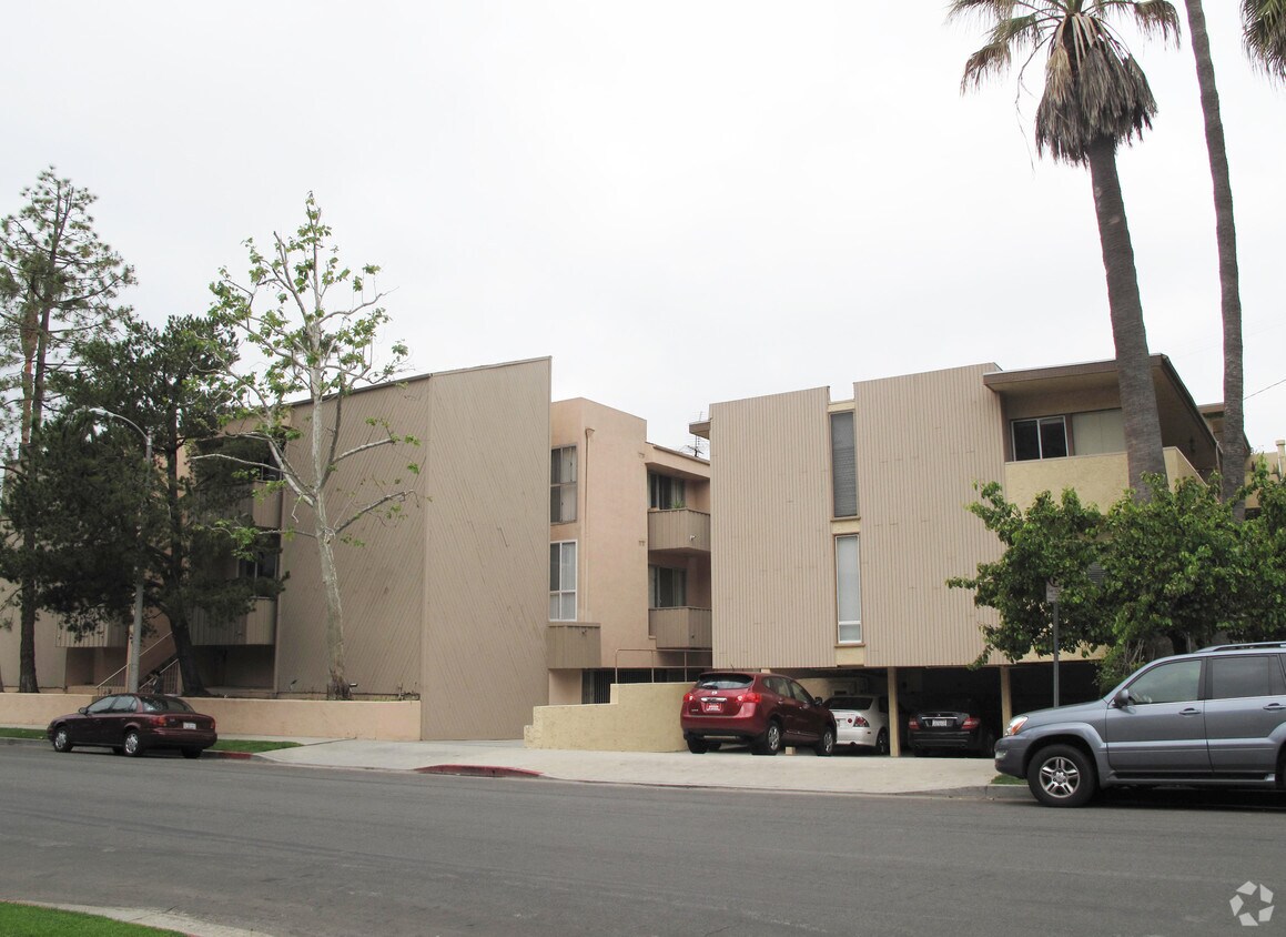 Foto del edificio - 11757 Kiowa Ave