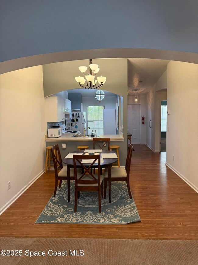 Building Photo - 995 Luminary Cir