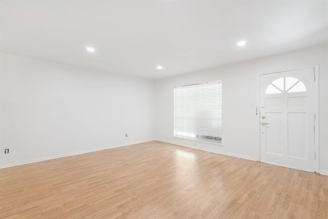 Building Photo - 14333 Memorial Dr