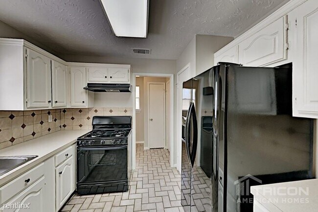Foto del edificio - 14811 Cypress Ridge Dr