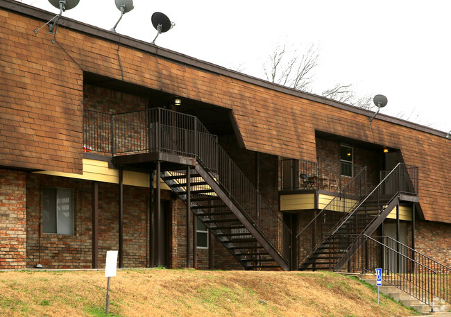 Building Photo - Hilltop Apartments