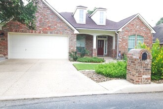 Building Photo - 121 Antler Cir
