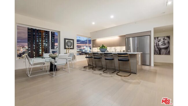Kitchen - 1050 S Grand Ave