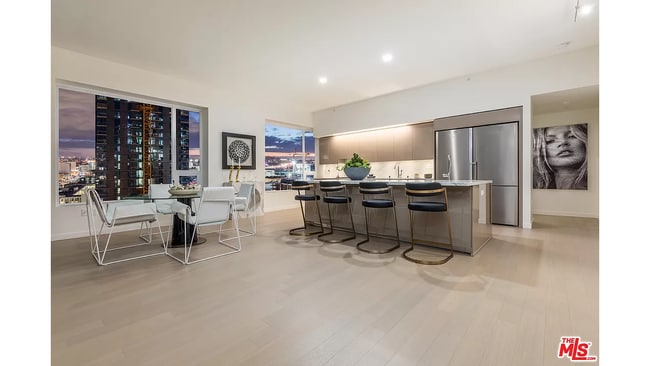 Kitchen - 1050 S Grand Ave