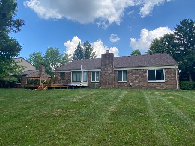 Foto del edificio - 23589 Hickory Grove Ln