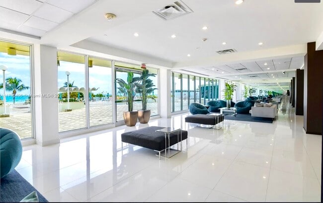 Building Photo - 5701 Collins Ave