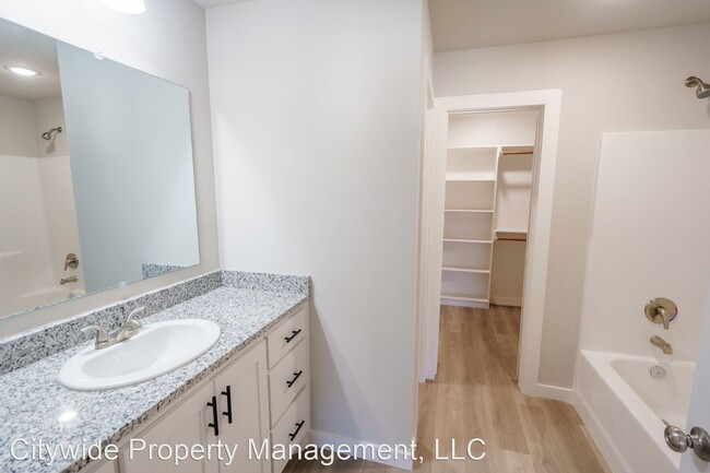 Building Photo - 3 br, 2 bath House - 2641 Baron Ave