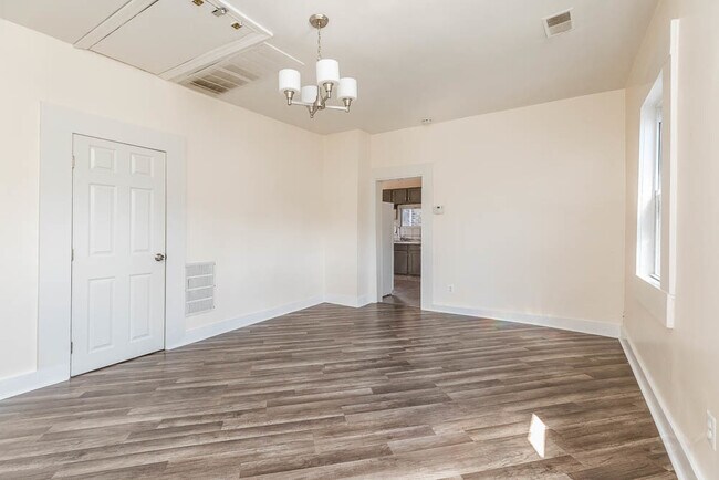 Foto del edificio - 2227 W 19th St