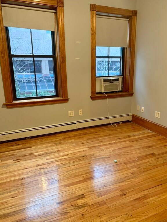 Foto principal - 95 E Brookline St