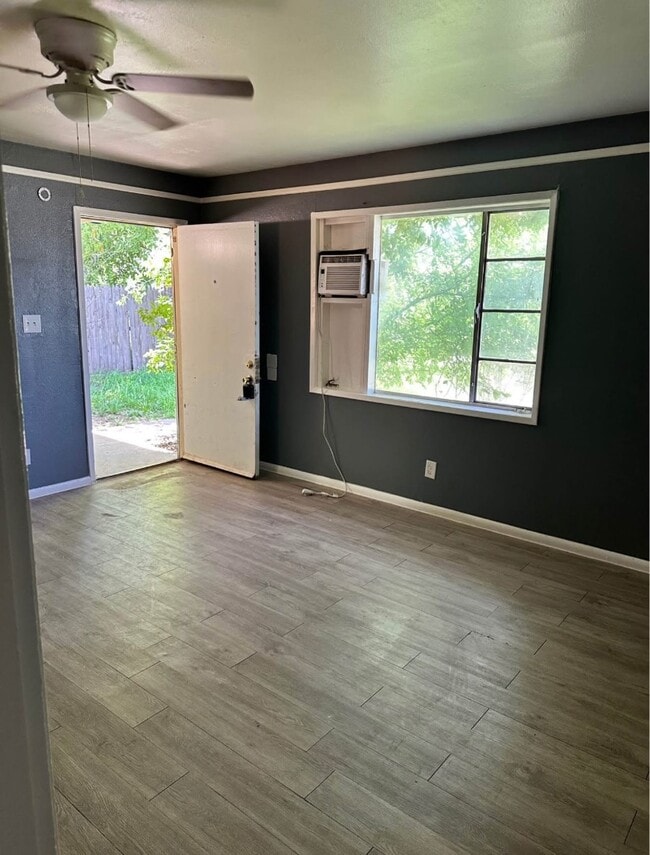 Building Photo - 2711 Duncan Dr