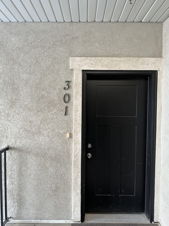 Building Photo - 14637 S McKellen Dr