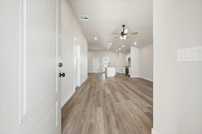 Foto del edificio - 2603 Harmony Ave