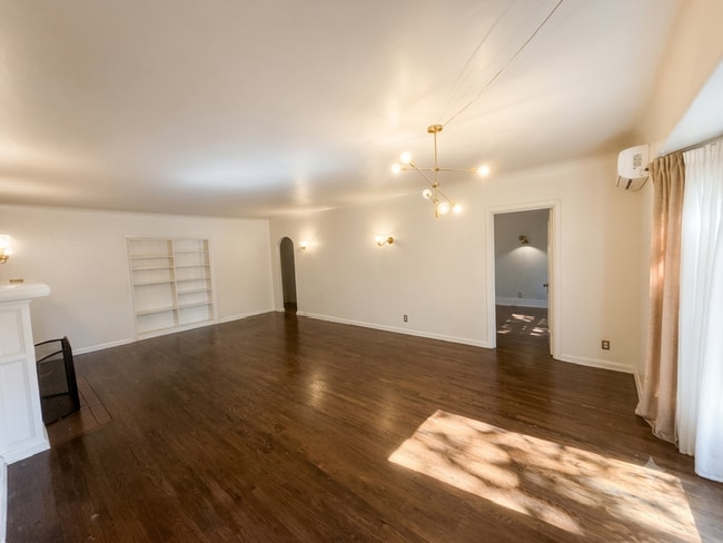 Building Photo - 1278 N Hudson Ave