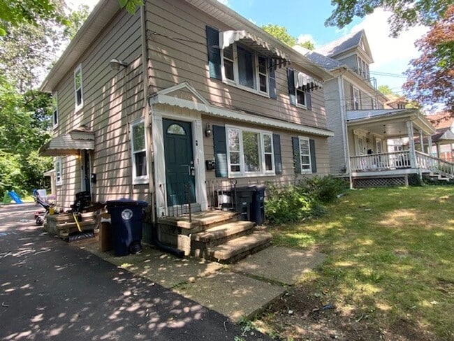 Building Photo - 114 Beck Ave