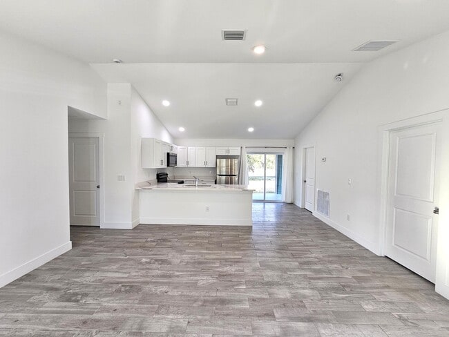 Building Photo - 2447 NW 5th St