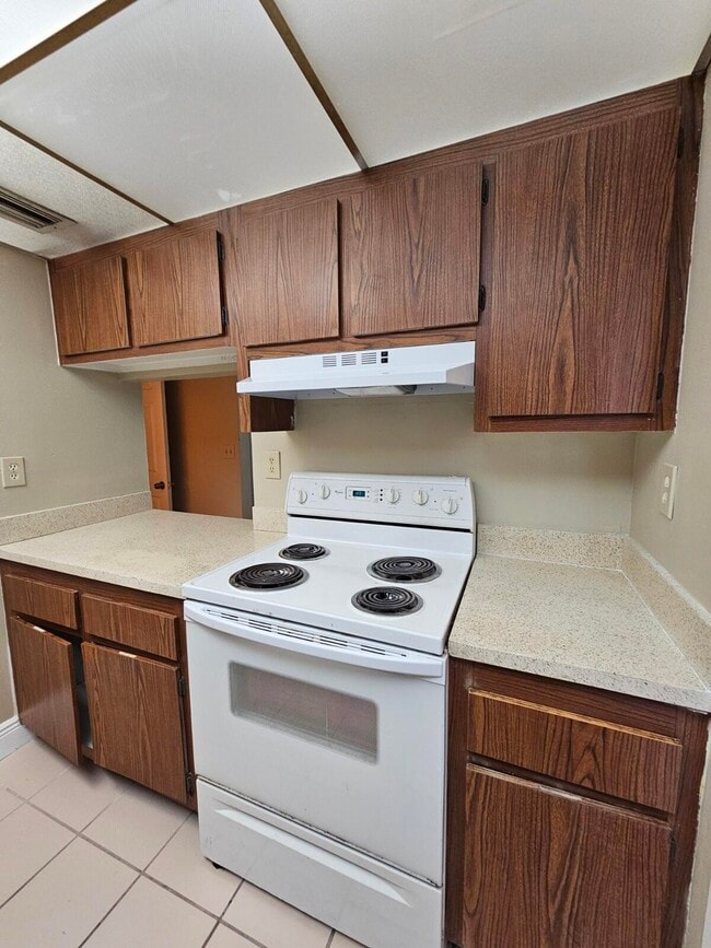 Building Photo - 1850 N Congress Ave