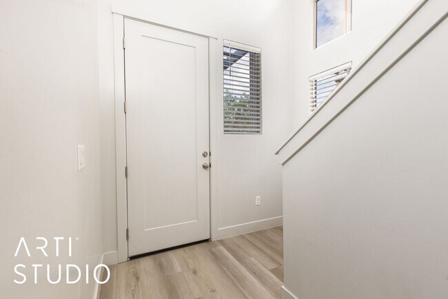 Foto del edificio - Amazing 4 bed | 2 1/2 bath | 2 car garage ...