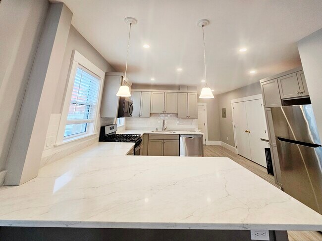 Building Photo - 69 Turner St