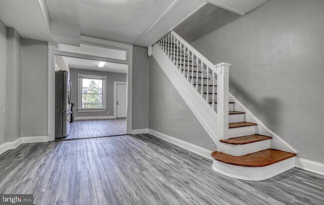 Building Photo - 530 N Linwood Ave