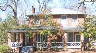 Building Photo - 3231-3233 Duncan St