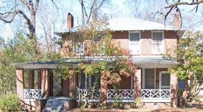 Building Photo - 3231-3233 Duncan St