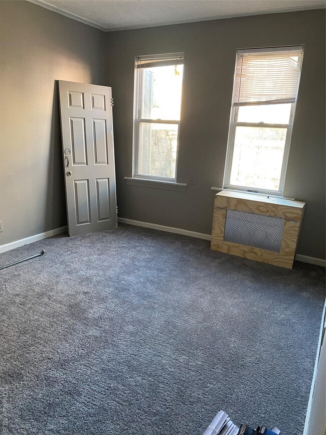 Building Photo - 769 E 223rd St