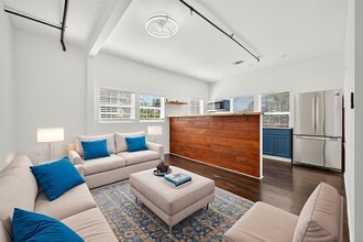 Building Photo - 2602 Isabella St