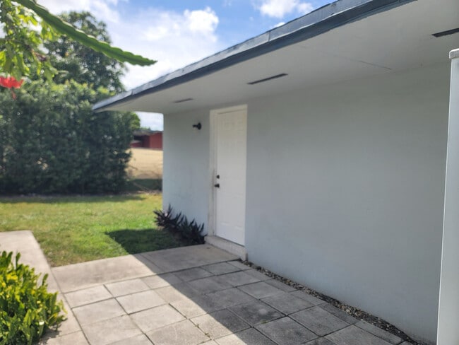 Foto del edificio - 1010 NW 23rd Ave