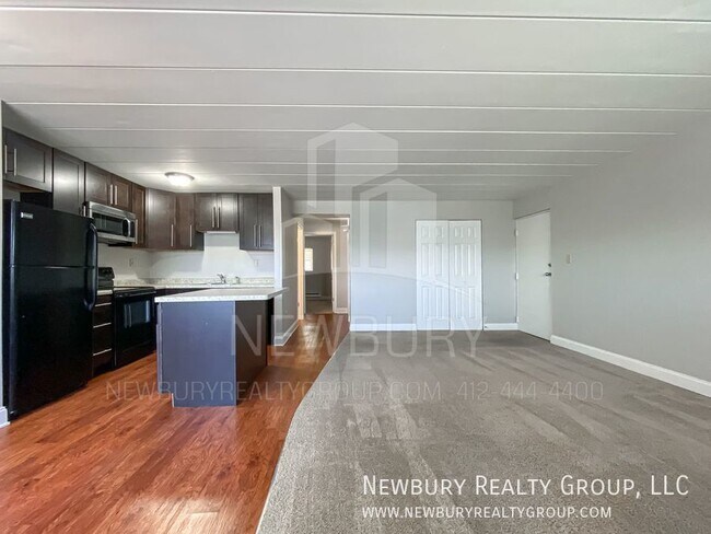 Building Photo - Modern Comfort Meets Convenience: Your Ide...