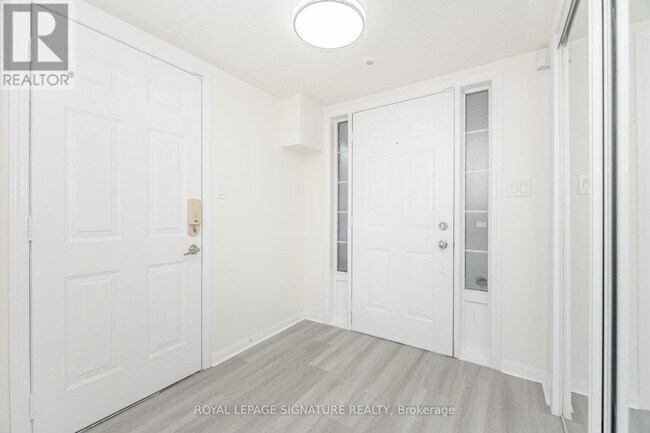 Building Photo - 1182 Barnard Dr