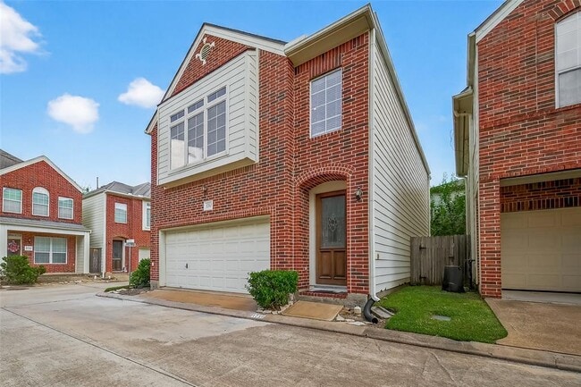 Building Photo - 1750 Aden Dr
