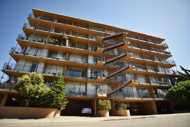 Building Photo - 2525 Stuart St