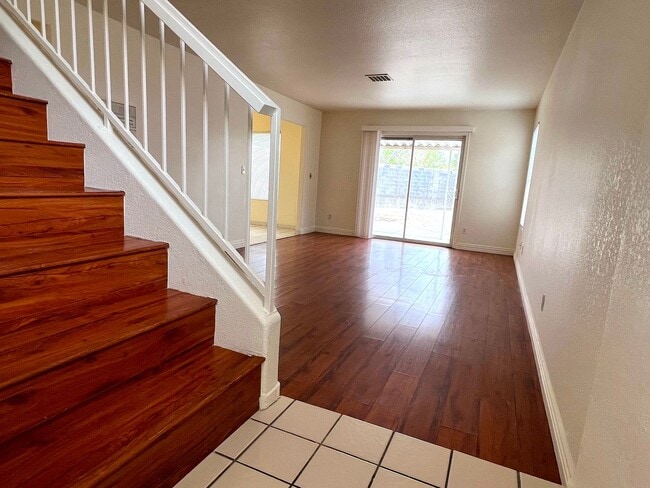 Building Photo - 4548 Aviation St