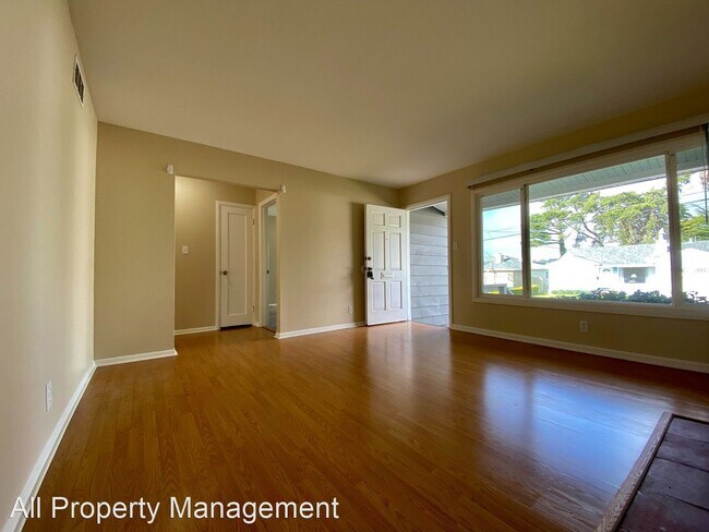 Building Photo - 3 br, 1 bath House - 252 Milagra Way