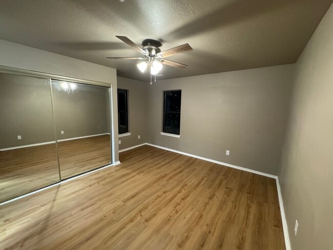 Foto del edificio - 722 Stonecroft Cir