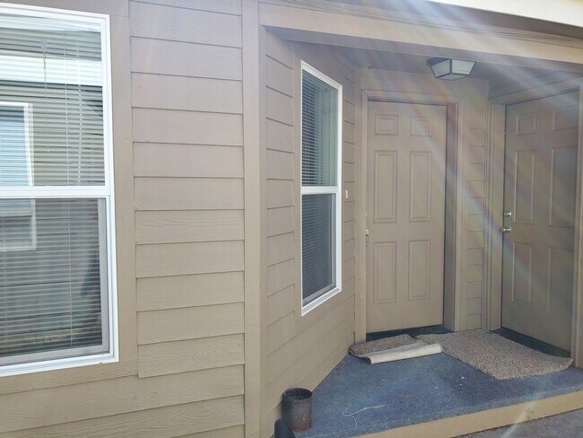 Foto del edificio - 1320 SW Obsidian Ave