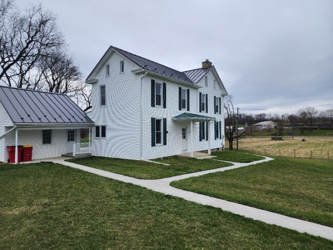 Building Photo - 234 Springview Rd