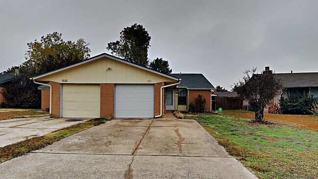 Photo - 2 Bedroom 2 Bath Duplex in Putnam City Sch... House