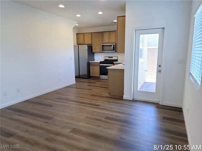 Building Photo - 420 Desert Cadence St