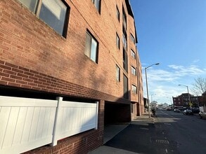 Building Photo - 205 Ferry St