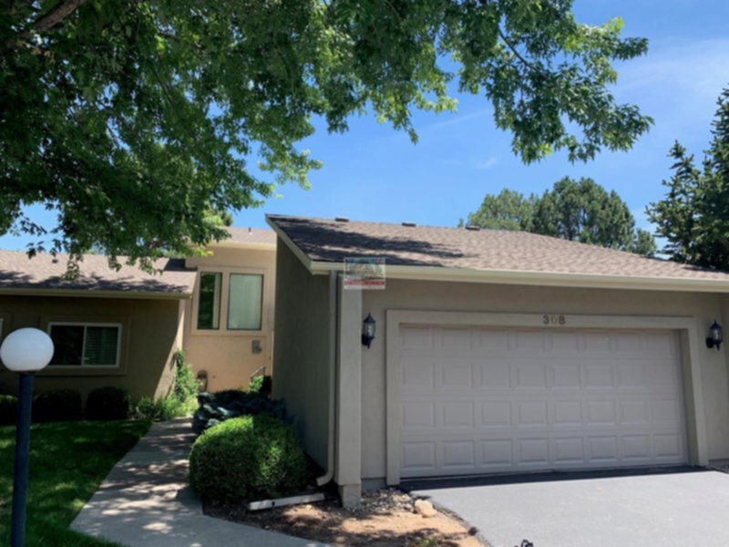 Primary Photo - Awesome Townhome - right on the golf course!