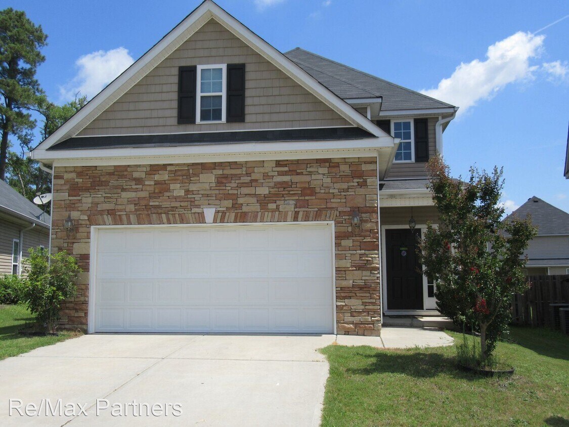 Primary Photo - 3 br, 2.5 bath House - 2067 Dundee Way