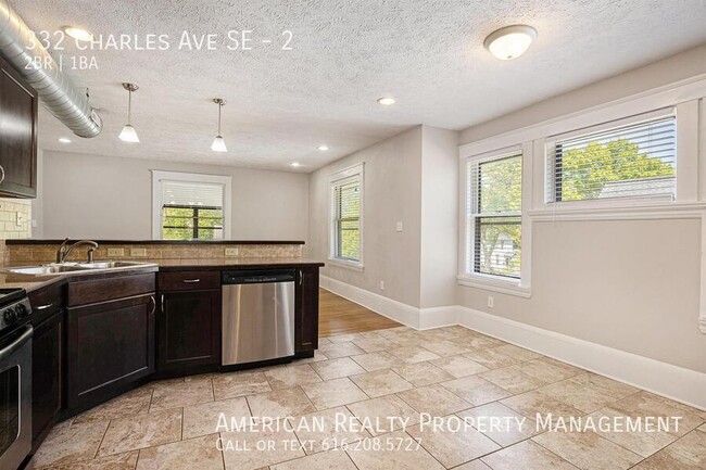 Foto del edificio - 332 Charles Ave SE