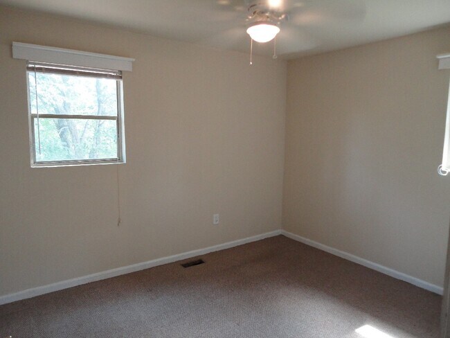 Building Photo - 218 Duckett Rd