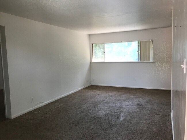 Foto del edificio - Southside 2 bedroom in quiet neighborhood with covered parking