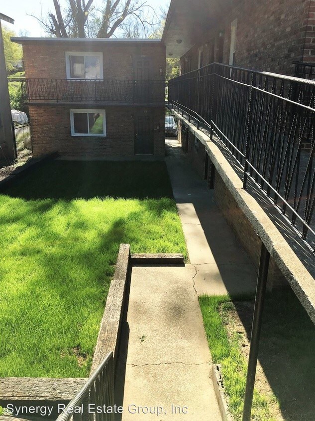 Primary Photo - 2135 15th Ave N