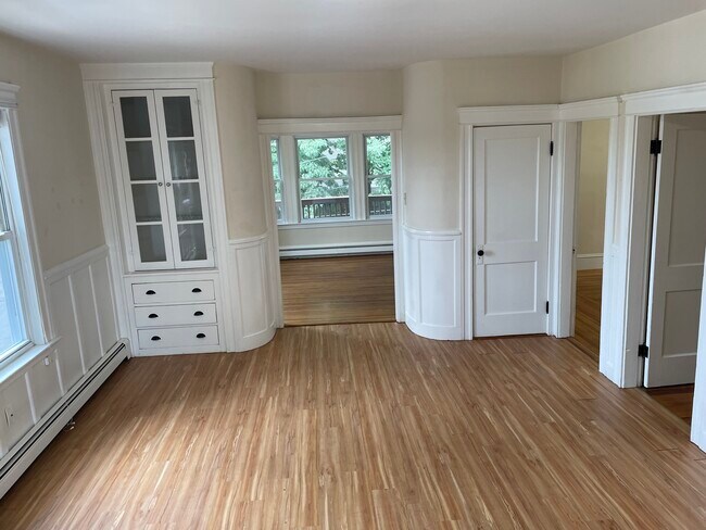 Building Photo - 3 BR Quiet Area Near Blackstone River Bike...